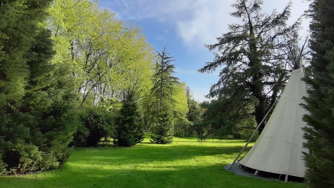 Hotel Levaltipis Saint-Gâtien-des-Bois Exterior foto