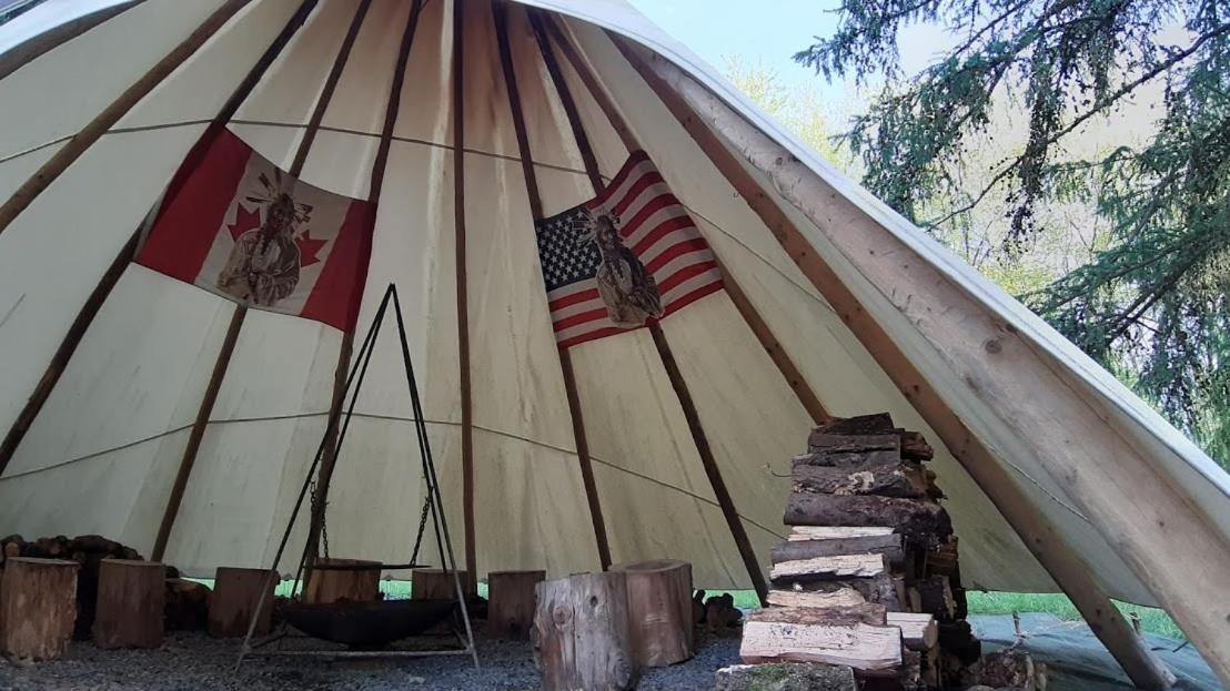 Hotel Levaltipis Saint-Gâtien-des-Bois Exterior foto