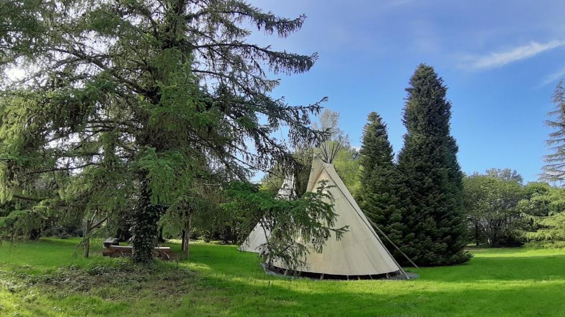 Hotel Levaltipis Saint-Gâtien-des-Bois Exterior foto